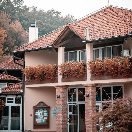 Hotel & Restaurant Se-Mi Veliko Trgovisce Ngoại thất bức ảnh