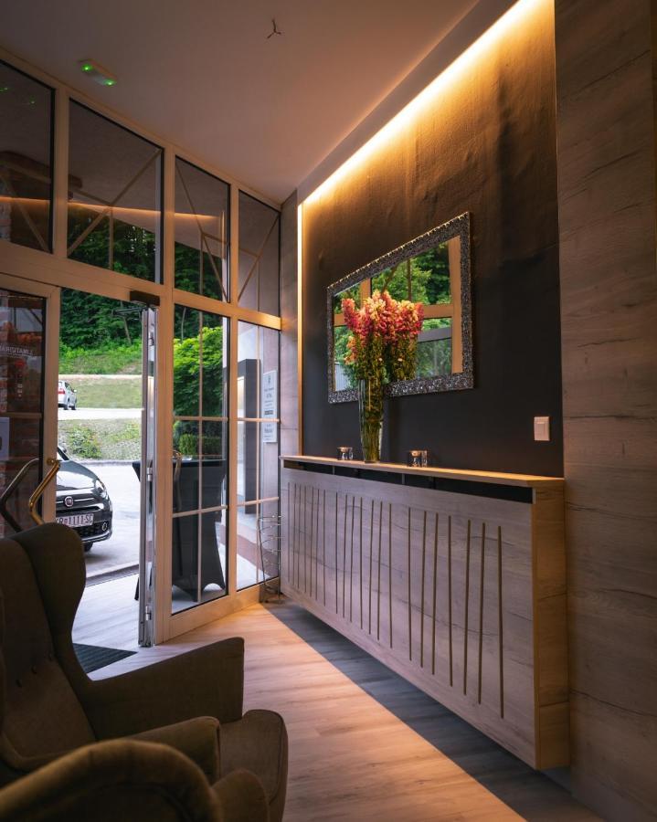 Hotel & Restaurant Se-Mi Veliko Trgovisce Ngoại thất bức ảnh