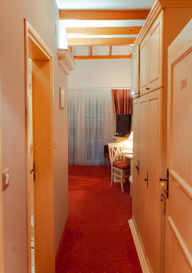 Hotel & Restaurant Se-Mi Veliko Trgovisce Ngoại thất bức ảnh