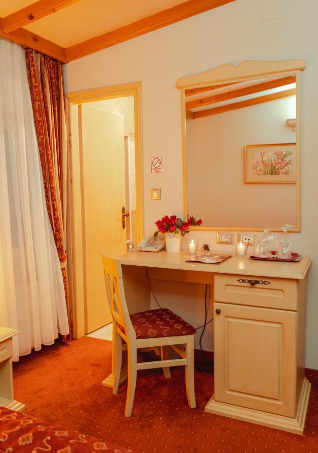 Hotel & Restaurant Se-Mi Veliko Trgovisce Ngoại thất bức ảnh