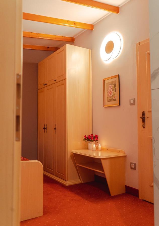 Hotel & Restaurant Se-Mi Veliko Trgovisce Ngoại thất bức ảnh