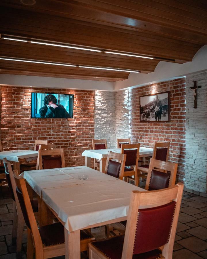 Hotel & Restaurant Se-Mi Veliko Trgovisce Ngoại thất bức ảnh
