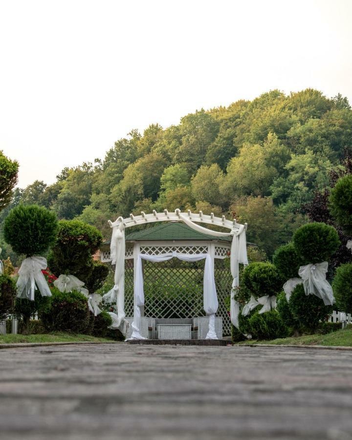 Hotel & Restaurant Se-Mi Veliko Trgovisce Ngoại thất bức ảnh
