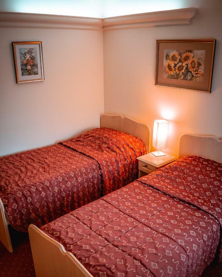 Hotel & Restaurant Se-Mi Veliko Trgovisce Ngoại thất bức ảnh